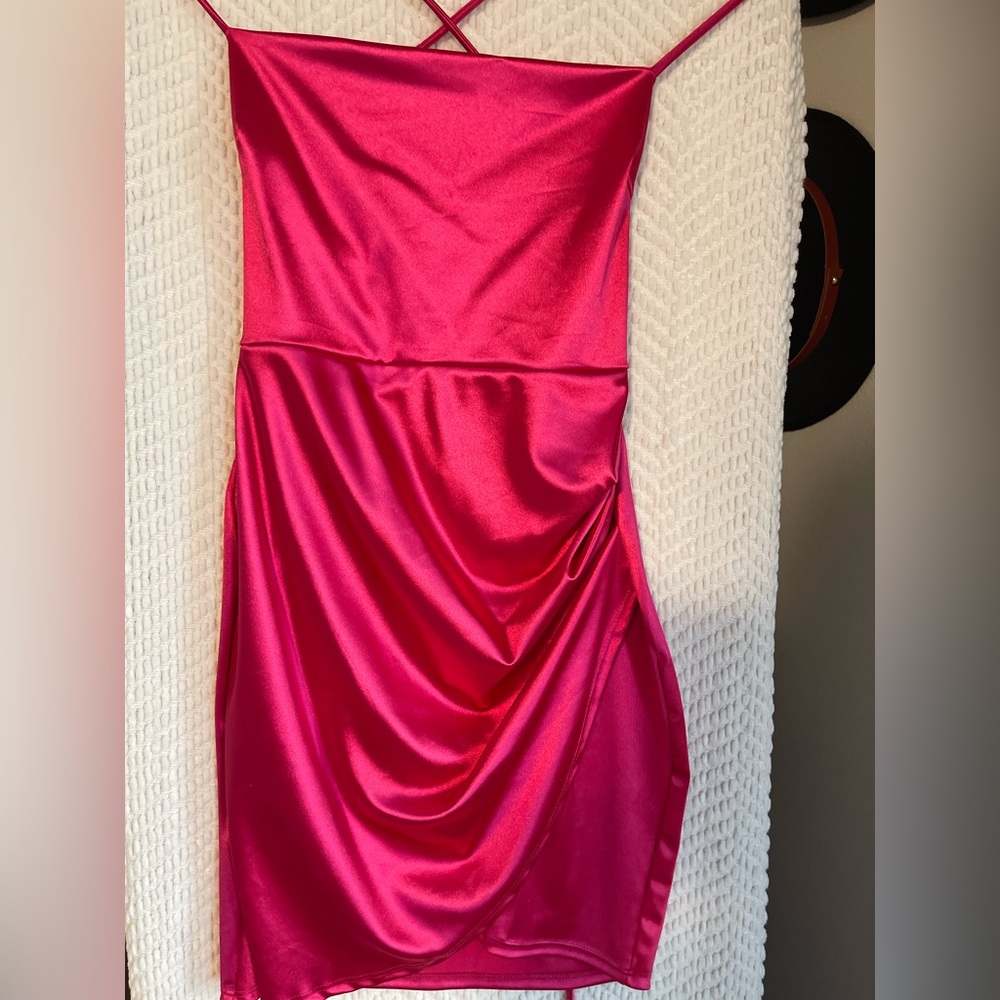 Windsor Hot pink bodycon party dress, perfect for a night on the Vegas strip!